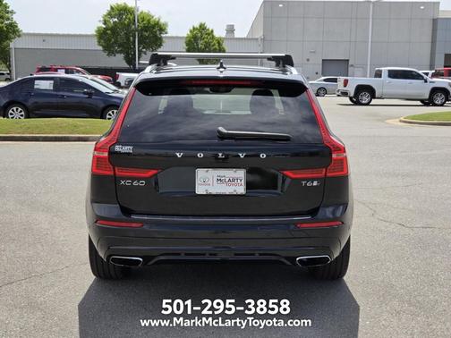 Onyx Black Metallic 2019 Volvo XC60 T6 R-Design