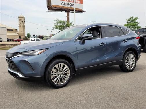 2022 Toyota Venza XLE