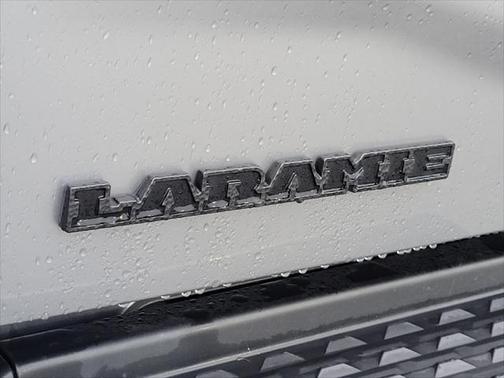 2020 RAM 2500 Laramie Crew Cab 4X4 6'4' Box
