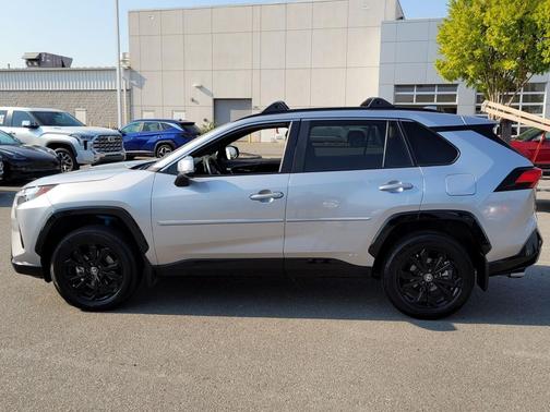 2024 Toyota RAV4 Hybrid SE