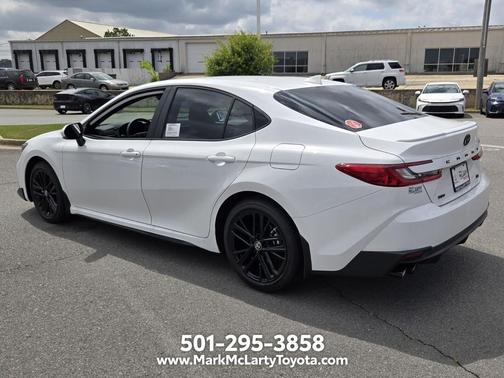 Ice Cap 2026 Toyota Camry SE