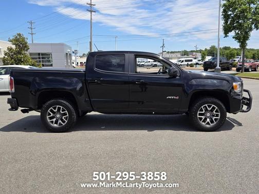 Onyx Black 2022 GMC Canyon AT4