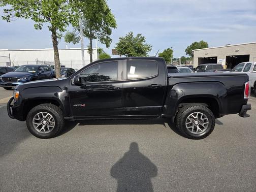 Onyx Black 2022 GMC Canyon AT4