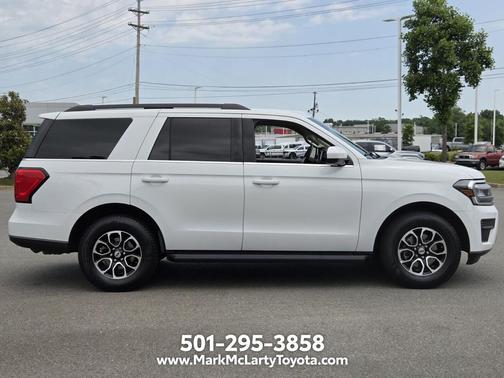 Oxford White 2023 Ford Expedition XLT