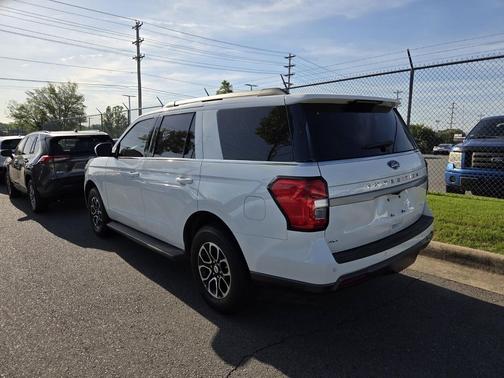 Oxford White 2023 Ford Expedition XLT