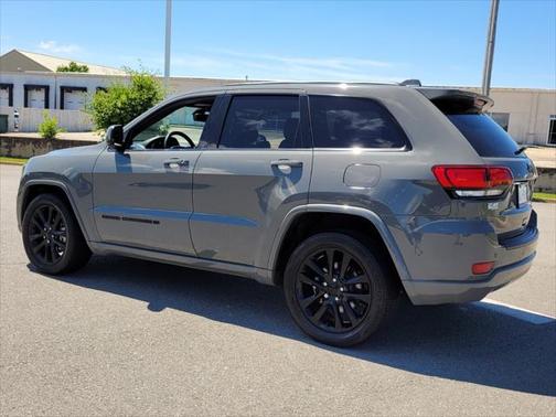 2022 Jeep Grand Cherokee Laredo