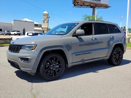 2022 Jeep Grand Cherokee Laredo