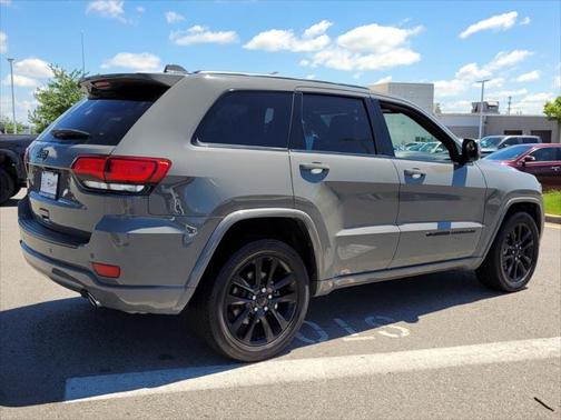 2022 Jeep Grand Cherokee Laredo