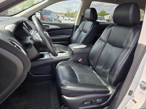 2017 Nissan Pathfinder SL