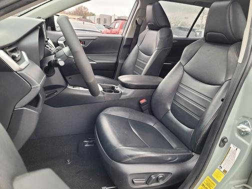 2020 Toyota RAV4 XLE Premium