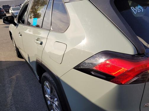 2020 Toyota RAV4 XLE Premium