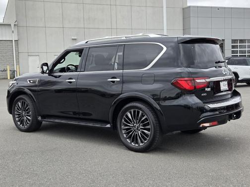 2024 INFINITI QX80 SENSORY AWD