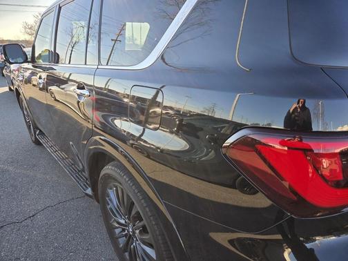 2024 INFINITI QX80 SENSORY AWD