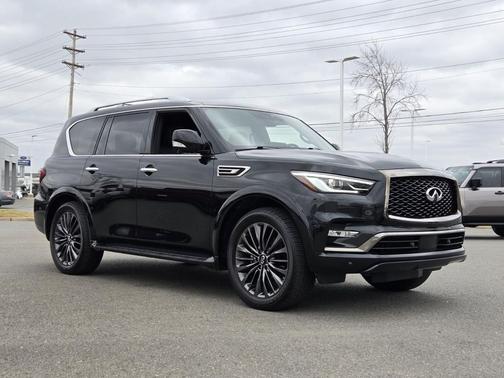 2024 INFINITI QX80 SENSORY AWD