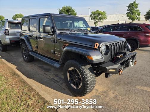 Granite Crystal Metallic Clearcoat 2018 Jeep Wrangler Unlimited Sahara