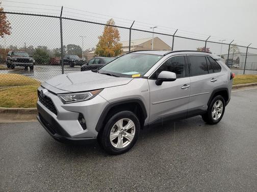 2021 Toyota RAV4 Hybrid XLE
