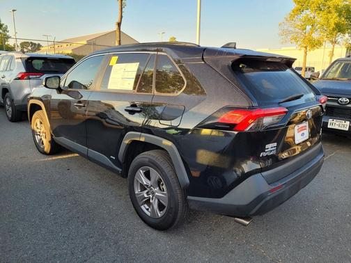 2023 Toyota RAV4 Hybrid XLE