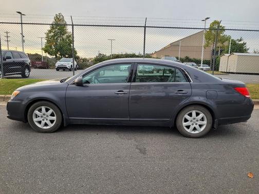 2010 Toyota Avalon XL