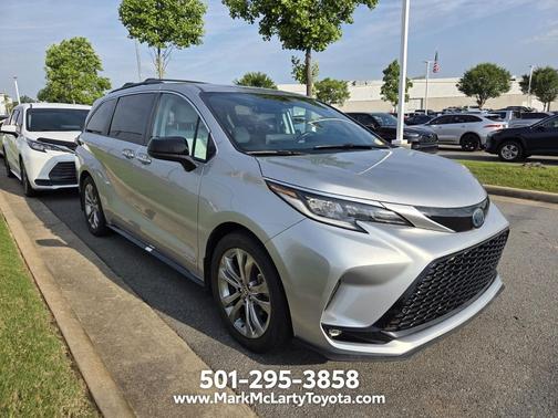 Celestial Silver Metallic 2021 Toyota Sienna XSE 7 Passenger