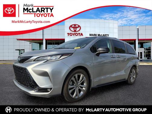Celestial Silver Metallic 2021 Toyota Sienna XSE 7 Passenger
