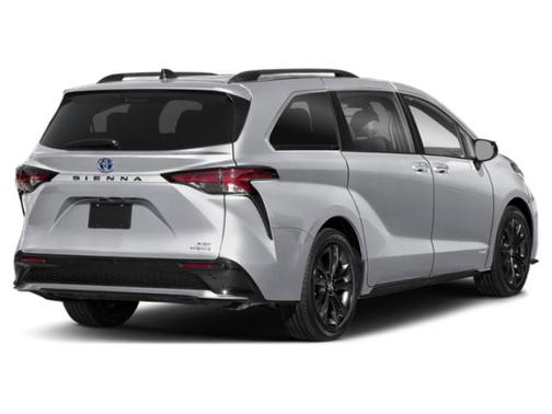 Celestial Silver Metallic 2021 Toyota Sienna XSE 7 Passenger