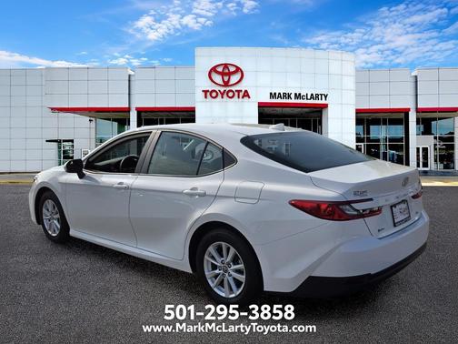 Ice Cap 2025 Toyota Camry LE