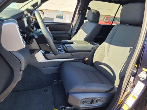 2025 Toyota Sequoia SR5