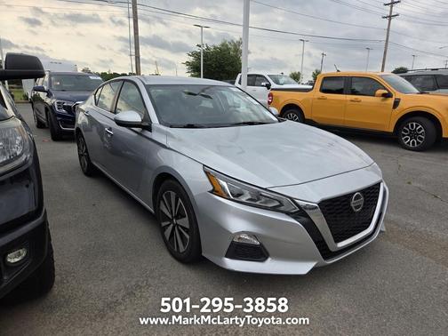 Brilliant Silver Metallic 2022 Nissan Altima 2.5 SV