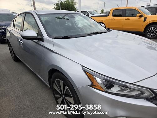 Brilliant Silver Metallic 2022 Nissan Altima 2.5 SV