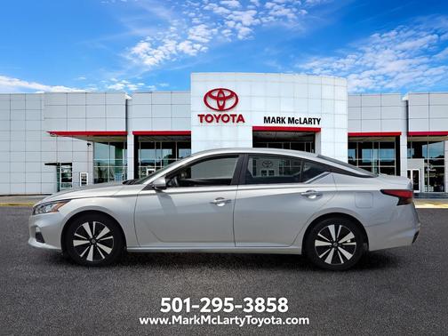 Brilliant Silver Metallic 2022 Nissan Altima 2.5 SV