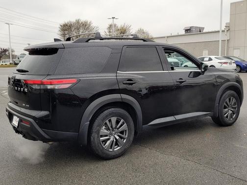 2022 Nissan Pathfinder SV 4WD