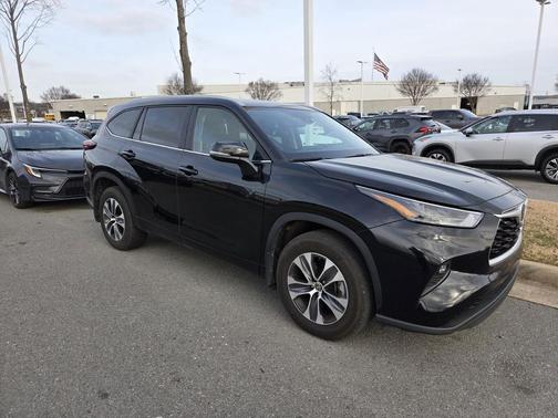 2025 Toyota Highlander XLE
