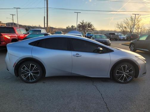 2024 Toyota Prius XLE