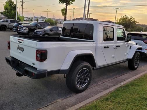 2023 Jeep Gladiator Overland