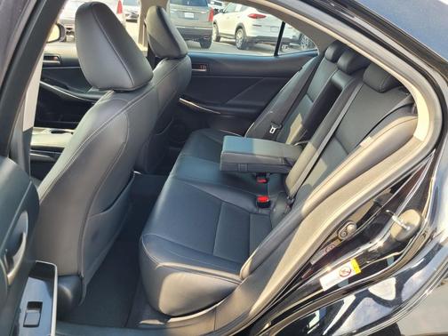 2018 Lexus IS 300 Base