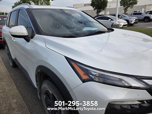 Everest White Pearl 2024 Nissan Rogue SV