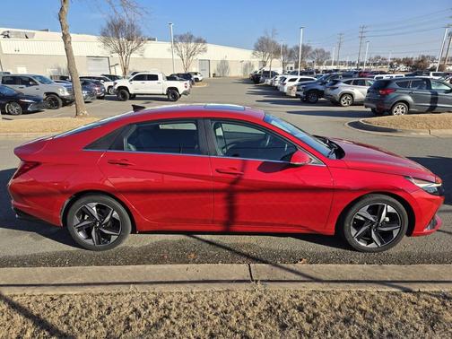 2022 Hyundai ELANTRA Limited