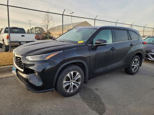 2024 Toyota Highlander XLE