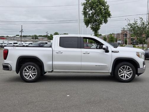 White Frost Tricoat 2021 GMC Sierra 1500 SLT