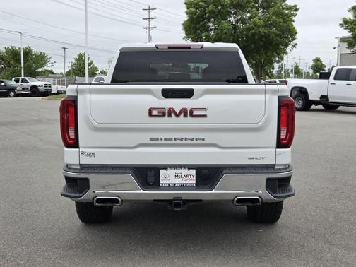 White Frost Tricoat 2021 GMC Sierra 1500 SLT