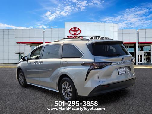 Celestial Silver Metallic 2025 Toyota Sienna XLE