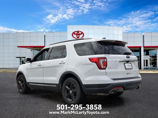 Oxford White 2018 Ford Explorer XLT