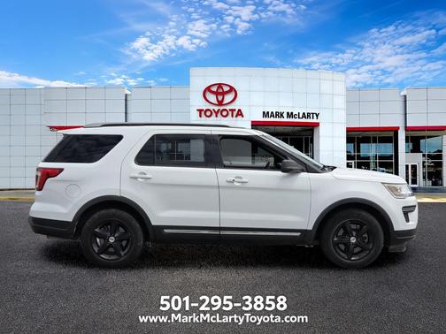 Oxford White 2018 Ford Explorer XLT