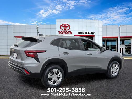 Sterling Gray Metallic 2024 Chevrolet Trax LS