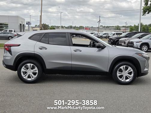 Sterling Gray Metallic 2024 Chevrolet Trax LS