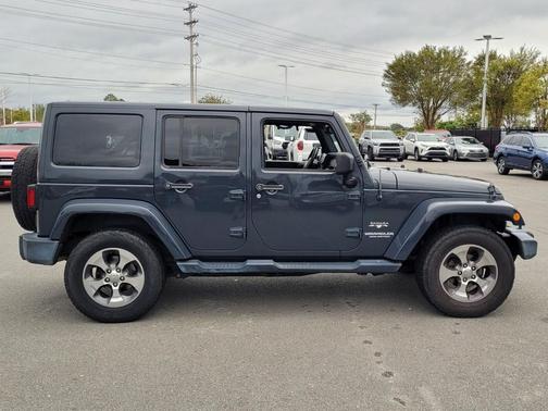 2017 Jeep Wrangler Unlimited Sahara