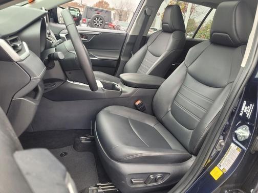 2024 Toyota RAV4 XLE Premium