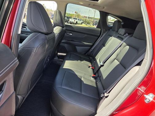 Scarlet Ember Tintcoat/Super Black 2025 Nissan Murano SL