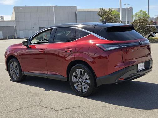 Scarlet Ember Tintcoat/Super Black 2025 Nissan Murano SL