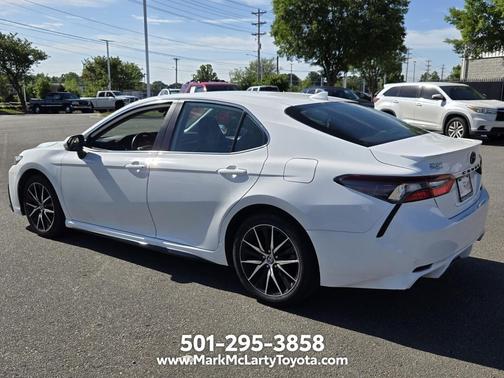 Ice Cap 2024 Toyota Camry SE